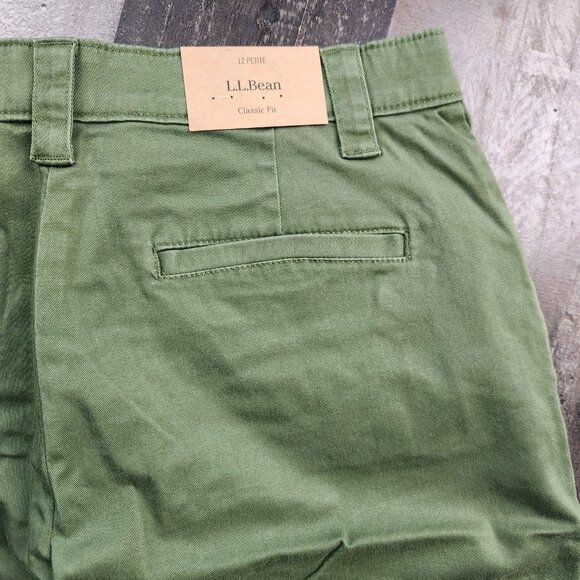 Womens LL Bean size 12 Petite Green Classic Fit Stretch Capri Pants 20.5" inseam - Picture 3 of 11